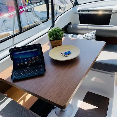 Botel Jeanneau Merry Fisher 795- Arya *